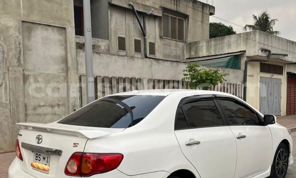 Ra Àlòkù Toyota Corolla funfun Ọkọ̀ in Cotonou ni Benin Ra Àlòkù Toyota Corolla funfun Ọkọ̀ in Cotonou ni Benin