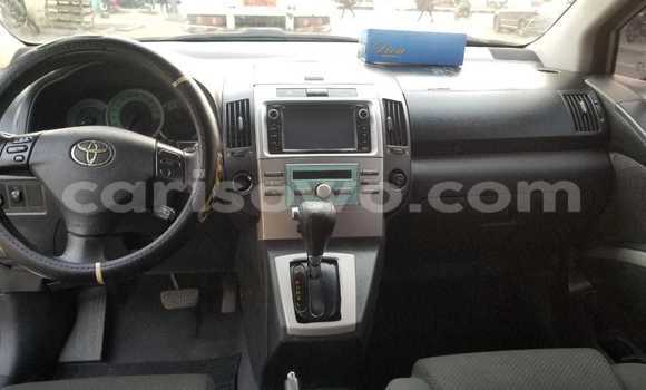 Sayi Na hannu Toyota Corolla Verso Azurfa Mota in Abomey Calavi a Benin Sayi Na hannu Toyota Corolla Verso Azurfa Mota in Abomey Calavi a Benin