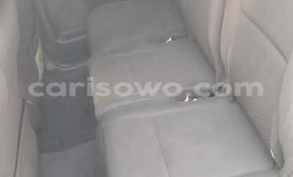 Sayi Na hannu Toyota Corolla Verso Azurfa Mota in Abomey Calavi a Benin Sayi Na hannu Toyota Corolla Verso Azurfa Mota in Abomey Calavi a Benin