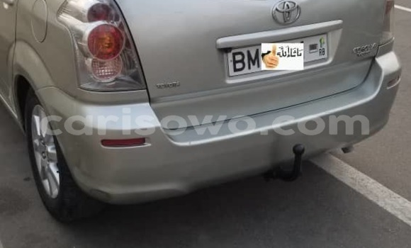 Sayi Na hannu Toyota Corolla Verso Azurfa Mota in Abomey Calavi a Benin Sayi Na hannu Toyota Corolla Verso Azurfa Mota in Abomey Calavi a Benin