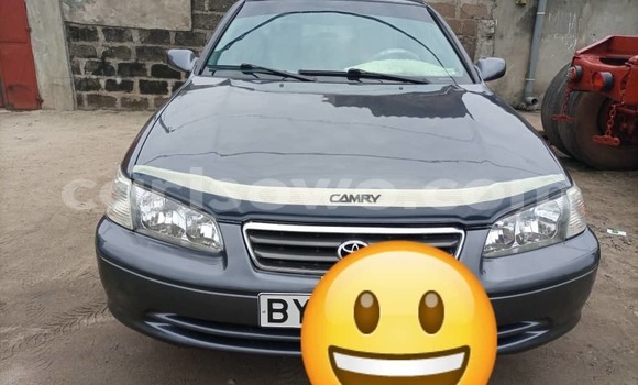 Sayi Na hannu Toyota Camry Azurfa Mota in Cotonou a Benin