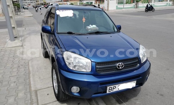 Sayi Na hannu Toyota RAV4 Blue Mota in Cotonou a Benin Sayi Na hannu Toyota RAV4 Blue Mota in Cotonou a Benin