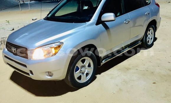 Ra Àlòkù Toyota RAV4 Blue Ọkọ̀ in Abomey Calavi ni Benin