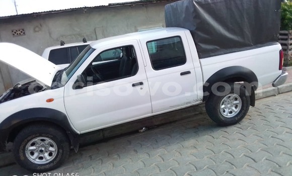 Acheter Occasion Voiture Nissan Hardbody Blanc à Cotonou, Benin Acheter Occasion Voiture Nissan Hardbody Blanc à Cotonou, Benin