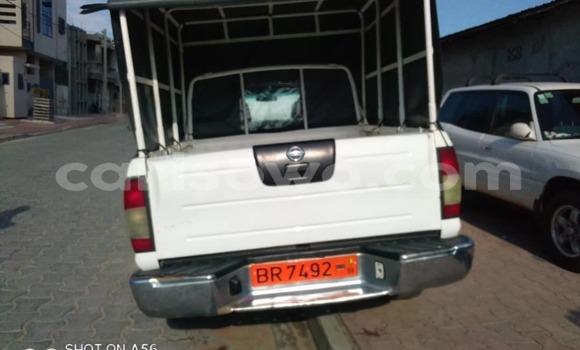 Ra Àlòkù Nissan Hardbody funfun Ọkọ̀ in Cotonou ni Benin Ra Àlòkù Nissan Hardbody funfun Ọkọ̀ in Cotonou ni Benin