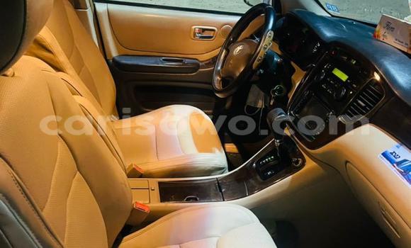 Ra Àlòkù Toyota Highlander Silver Ọkọ̀ in Abomey Calavi ni Benin Ra Àlòkù Toyota Highlander Silver Ọkọ̀ in Abomey Calavi ni Benin