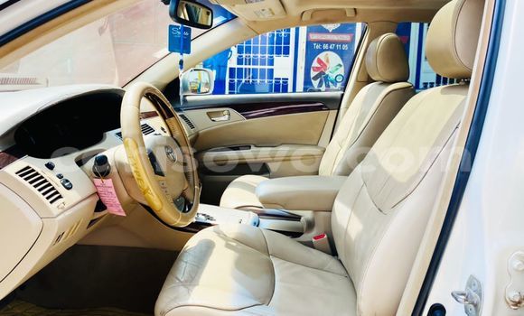 Buy Used Toyota Avalon White Car in Cotonou in Benign Buy Used Toyota Avalon White Car in Cotonou in Benign
