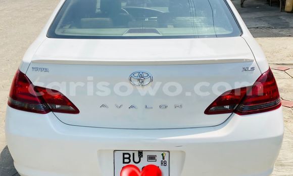 Buy Used Toyota Avalon White Car in Cotonou in Benign Buy Used Toyota Avalon White Car in Cotonou in Benign