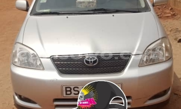 Sayi Na hannu Toyota Corolla Azurfa Mota in Abomey Calavi a Benin