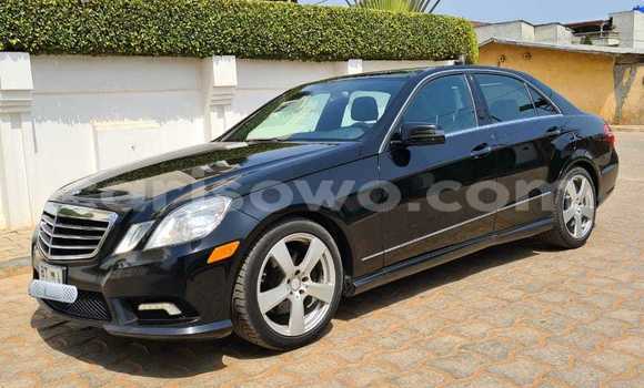 Buy Used Mercedes-Benz E-klasse Black Car in Cotonou in Benign