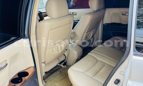 Buy Used Toyota Highlander Beige Car in Cotonou in Benign Buy Used Toyota Highlander Beige Car in Cotonou in Benign