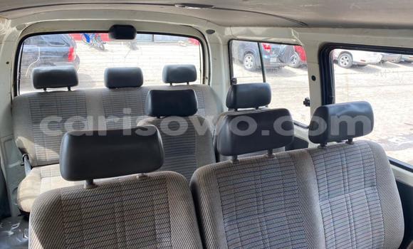 Ra Àlòkù Toyota Coaster funfun Ọkọ̀ akẹ́rù ńlá in Abomey Calavi ni Benin Ra Àlòkù Toyota Coaster funfun Ọkọ̀ akẹ́rù ńlá in Abomey Calavi ni Benin