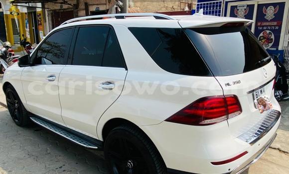 Ra Àlòkù Mercedes-Benz ML–Class funfun Ọkọ̀ in Cotonou ni Benin Ra Àlòkù Mercedes-Benz ML–Class funfun Ọkọ̀ in Cotonou ni Benin