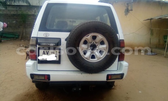 Buy Used Toyota Land Cruiser Prado White Car in Cotonou in Benign