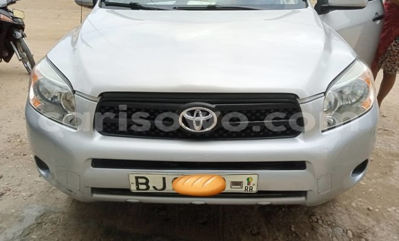 Sayi Na hannu Toyota RAV4 Azurfa Mota in Cotonou a Benin Sayi Na hannu Toyota RAV4 Azurfa Mota in Cotonou a Benin