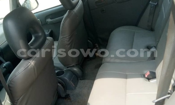 Ra Àlòkù Toyota RAV4 Brown Ọkọ̀ in Cotonou ni Benin Ra Àlòkù Toyota RAV4 Brown Ọkọ̀ in Cotonou ni Benin