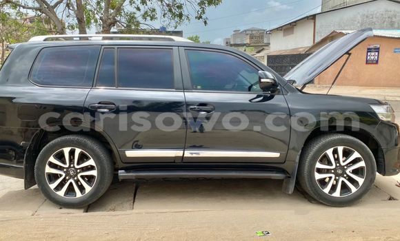 Ra Àlòkù Toyota Land Cruiser Black Ọkọ̀ in Cotonou ni Benin Ra Àlòkù Toyota Land Cruiser Black Ọkọ̀ in Cotonou ni Benin