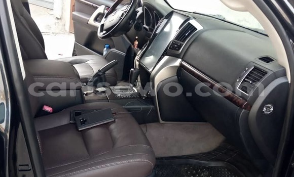 Ra Àlòkù Toyota Land Cruiser Black Ọkọ̀ in Cotonou ni Benin Ra Àlòkù Toyota Land Cruiser Black Ọkọ̀ in Cotonou ni Benin
