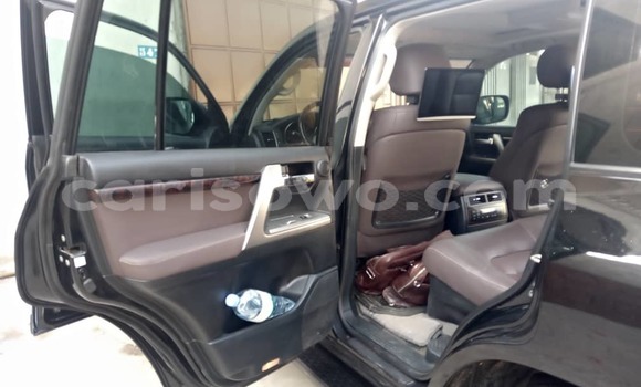 Ra Àlòkù Toyota Land Cruiser Black Ọkọ̀ in Cotonou ni Benin Ra Àlòkù Toyota Land Cruiser Black Ọkọ̀ in Cotonou ni Benin