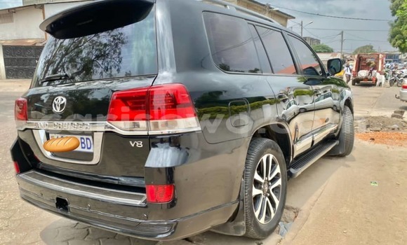Ra Àlòkù Toyota Land Cruiser Black Ọkọ̀ in Cotonou ni Benin Ra Àlòkù Toyota Land Cruiser Black Ọkọ̀ in Cotonou ni Benin