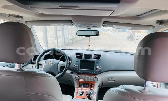 Buy Used Toyota Highlander Silver Car in Abomey Calavi in Benign Buy Used Toyota Highlander Silver Car in Abomey Calavi in Benign