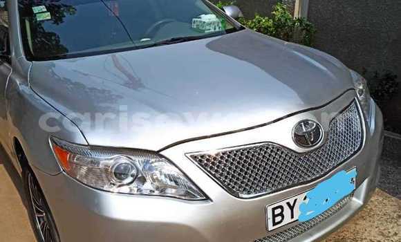 Sayi Na hannu Toyota Camry (Japan) Azurfa Mota in Abomey Calavi a Benin