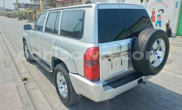 Sayi Na hannu Nissan Patrol Azurfa Mota in Cotonou a Benin Sayi Na hannu Nissan Patrol Azurfa Mota in Cotonou a Benin