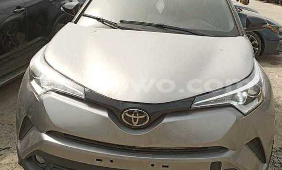 Acheter Occasion Voiture Toyota C-HR Gris à Cotonou, Benin