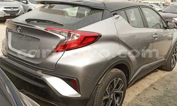 Sayi Na hannu Toyota C-HR Azurfa Mota in Cotonou a Benin Sayi Na hannu Toyota C-HR Azurfa Mota in Cotonou a Benin