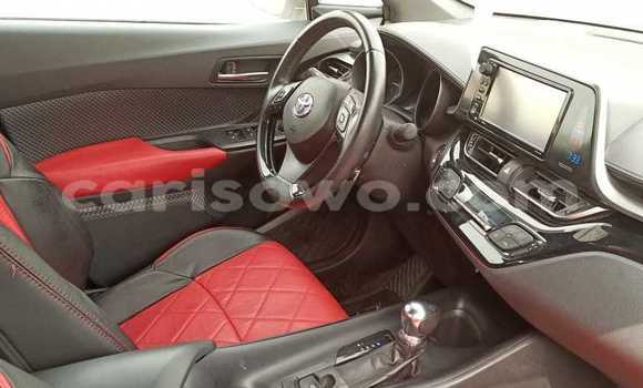 Sayi Na hannu Toyota C-HR Azurfa Mota in Cotonou a Benin Sayi Na hannu Toyota C-HR Azurfa Mota in Cotonou a Benin