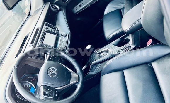 Ra Àlòkù Toyota RAV4 Blue Ọkọ̀ in Cotonou ni Benin Ra Àlòkù Toyota RAV4 Blue Ọkọ̀ in Cotonou ni Benin