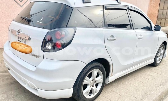 Buy Used Toyota Matrix White Car in Cotonou in Benign