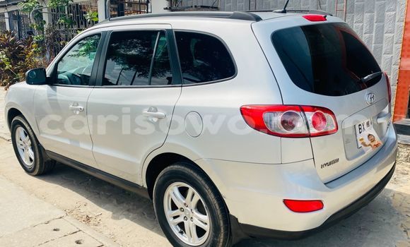 Acheter Occasion Voiture Hyundai Santa Fe Gris à Cotonou, Benin Acheter Occasion Voiture Hyundai Santa Fe Gris à Cotonou, Benin