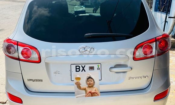 Acheter Occasion Voiture Hyundai Santa Fe Gris à Cotonou, Benin Acheter Occasion Voiture Hyundai Santa Fe Gris à Cotonou, Benin