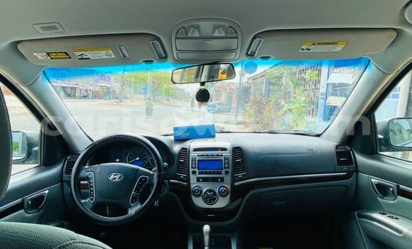 Acheter Occasion Voiture Hyundai Santa Fe Gris à Cotonou, Benin Acheter Occasion Voiture Hyundai Santa Fe Gris à Cotonou, Benin