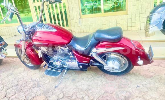Acheter Occasion Moto Honda GL1800C Rouge à Cotonou, Benin Acheter Occasion Moto Honda GL1800C Rouge à Cotonou, Benin