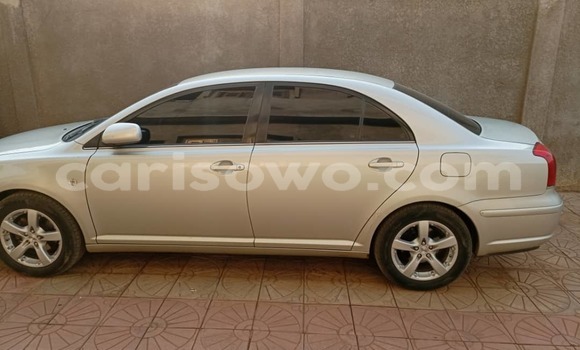 Buy Used Toyota Avensis Beige Car in Cotonou in Benign