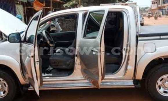 Sayi Na hannu Toyota Hilux White Mota in Abomey Calavi a Benin Sayi Na hannu Toyota Hilux White Mota in Abomey Calavi a Benin