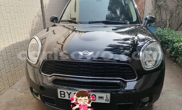 Ra Àlòkù MINI Cooper Black Ọkọ̀ in Parakou ni Benin Ra Àlòkù MINI Cooper Black Ọkọ̀ in Parakou ni Benin