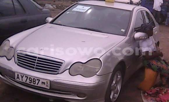 Acheter Occasion Voiture Mercedes‒Benz 200 Gris à Savalou au Benin Acheter Occasion Voiture Mercedes‒Benz 200 Gris à Savalou au Benin