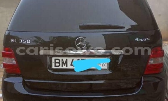 Acheter Occasion Voiture Mercedes-Benz ML–Class Noir à Porto Novo, Benin Acheter Occasion Voiture Mercedes-Benz ML–Class Noir à Porto Novo, Benin