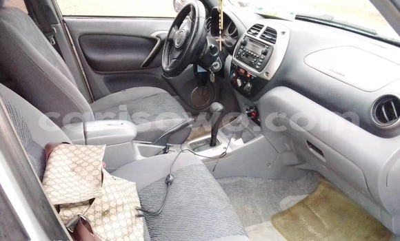 Ra Àlòkù Toyota RAV4 Silver Ọkọ̀ in Cotonou ni Benin Ra Àlòkù Toyota RAV4 Silver Ọkọ̀ in Cotonou ni Benin