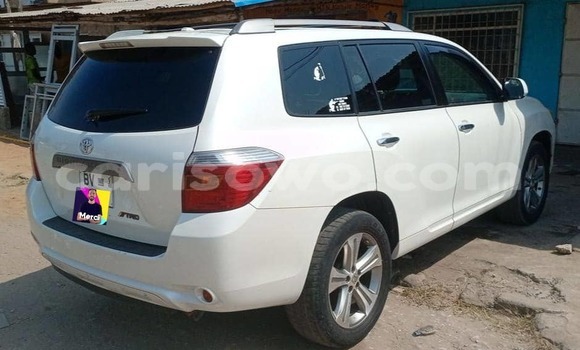 Acheter Occasion Voiture Toyota Highlander Blanc à Cotonou, Benin