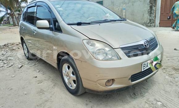 Ra Àlòkù Toyota Corolla Verso Silver Ọkọ̀ in Cotonou ni Benin Ra Àlòkù Toyota Corolla Verso Silver Ọkọ̀ in Cotonou ni Benin
