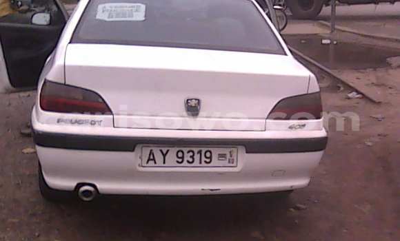 Acheter Occasion Voiture Peugeot 406 Blanc à Cotonou, Benin Acheter Occasion Voiture Peugeot 406 Blanc à Cotonou, Benin