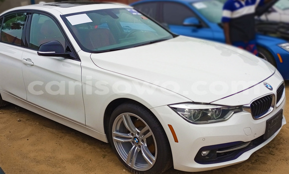 Sayi Na hannu BMW 3–Series White Mota in Cotonou a Benin Sayi Na hannu BMW 3–Series White Mota in Cotonou a Benin