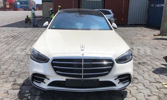 Acheter Occasion Voiture Mercedes-Benz S–Class Blanc à Cotonou, Benin Acheter Occasion Voiture Mercedes-Benz S–Class Blanc à Cotonou, Benin