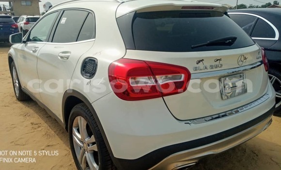 Sayi Imported Mercedes-Benz GLA-klasse White Mota in Cotonou a Benin Sayi Imported Mercedes-Benz GLA-klasse White Mota in Cotonou a Benin