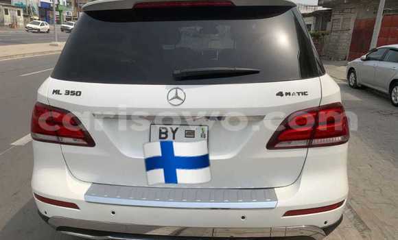 Acheter Occasion Voiture Mercedes-Benz ML–Class Blanc à Cotonou, Benin Acheter Occasion Voiture Mercedes-Benz ML–Class Blanc à Cotonou, Benin