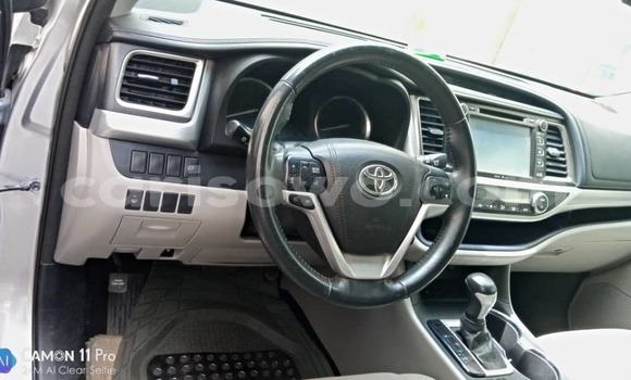 Acheter Occasion Voiture Toyota Highlander Gris à Abomey Calavi, Benin Acheter Occasion Voiture Toyota Highlander Gris à Abomey Calavi, Benin